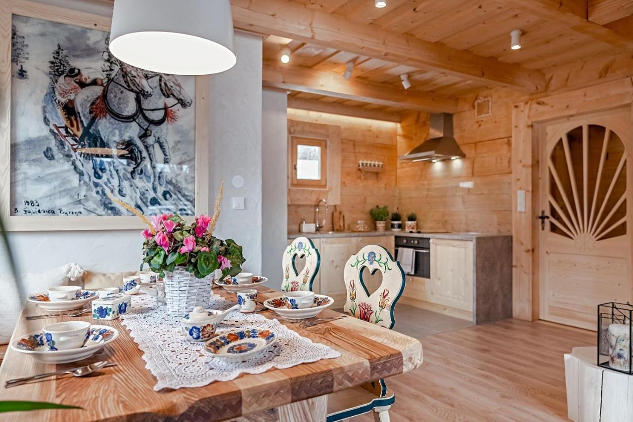 Deluxe cottage mountain views