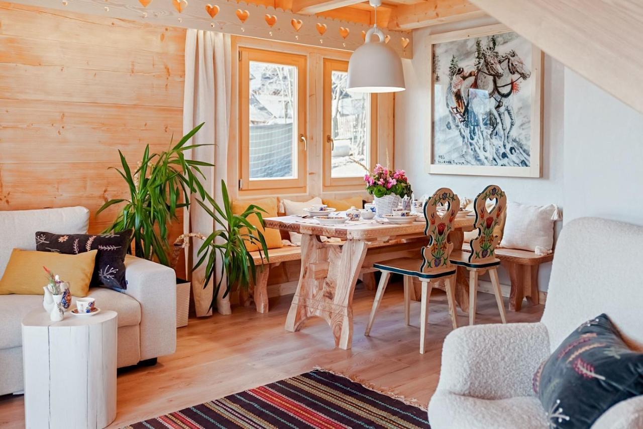 Deluxe cottage mountain views