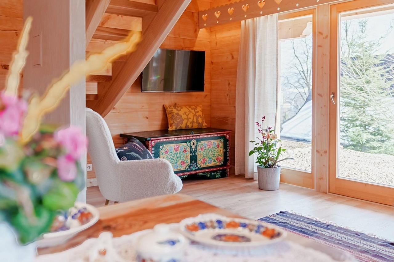 Deluxe cottage mountain views