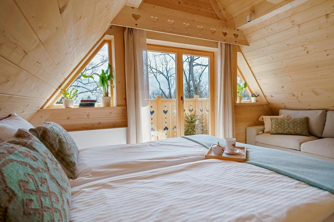 Deluxe cottage mountain views