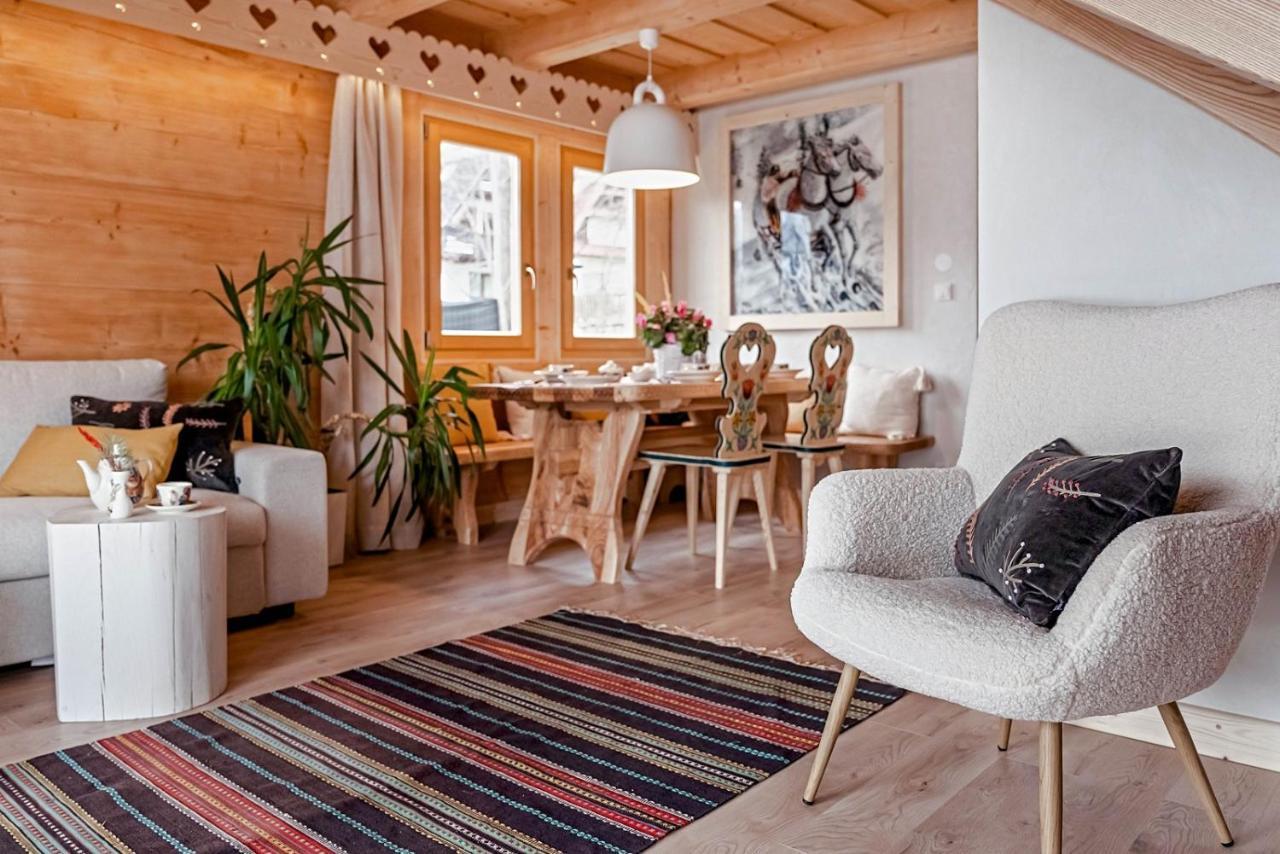 Deluxe cottage mountain views