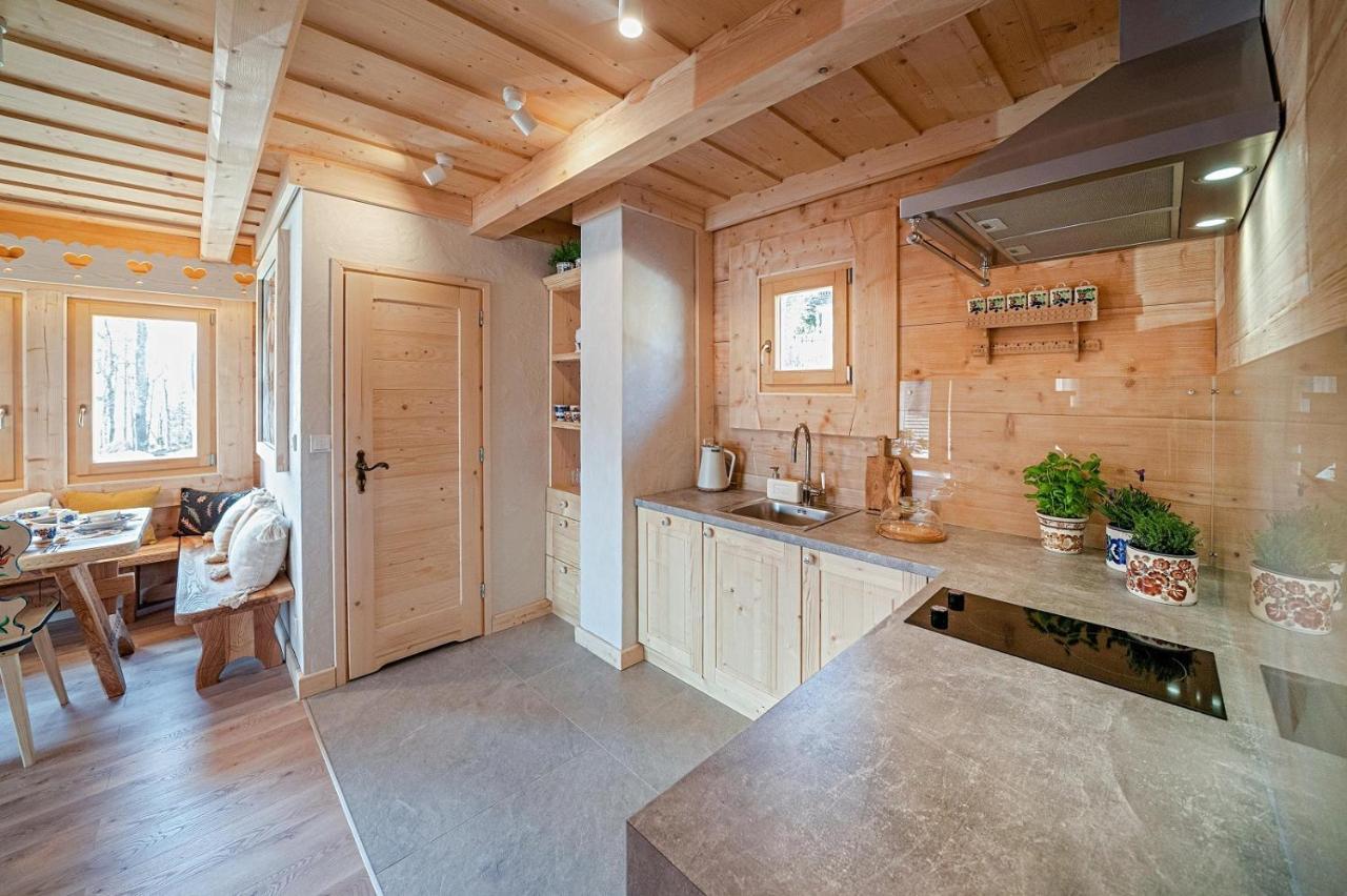 Deluxe cottage mountain views