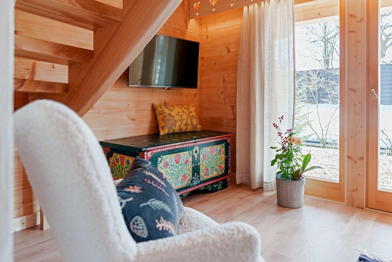 Deluxe cottage mountain views
