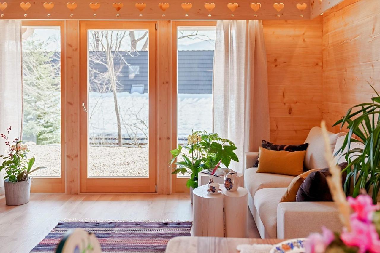Deluxe cottage mountain views
