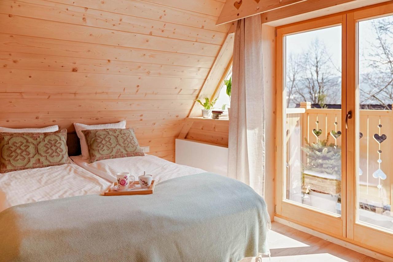 Deluxe cottage mountain views