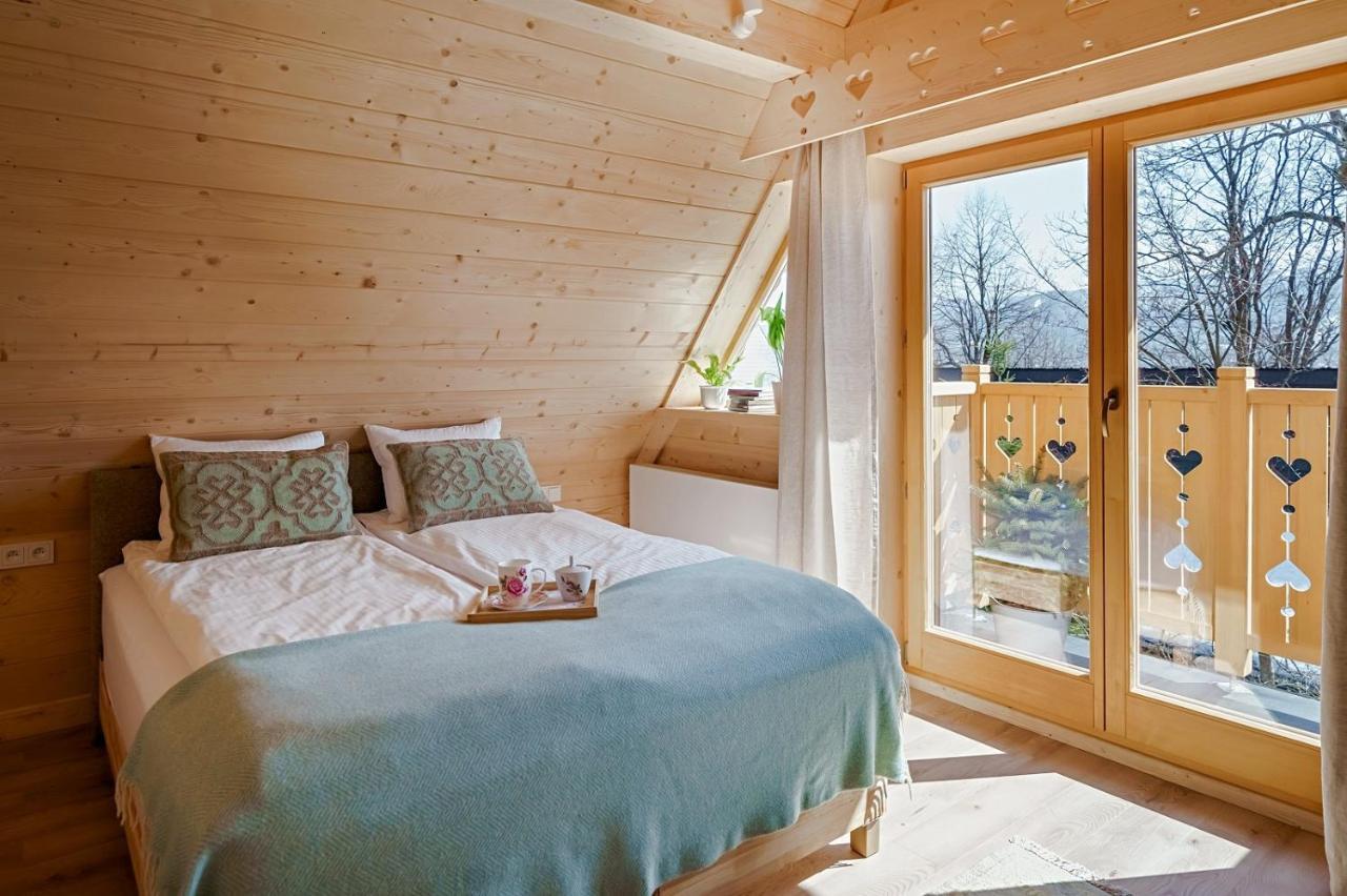 Deluxe cottage mountain views