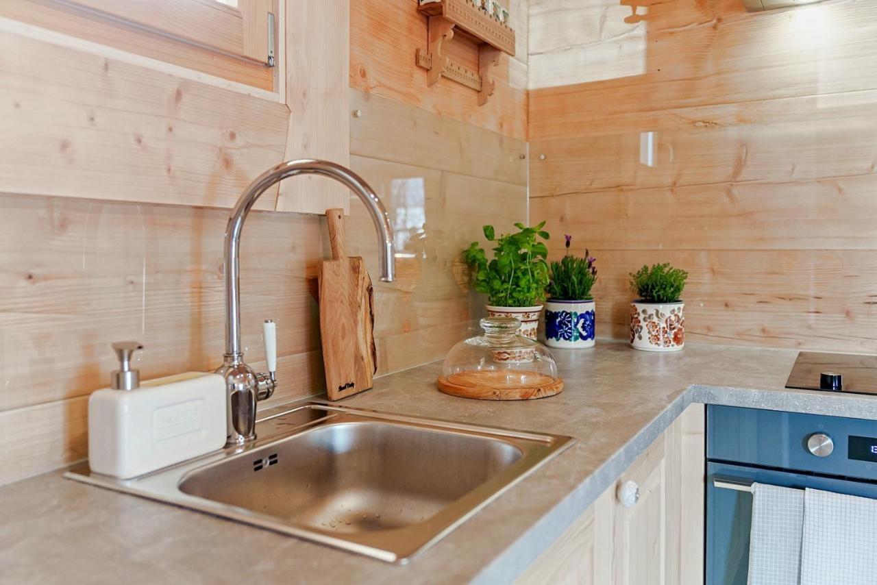 Deluxe cottage mountain views