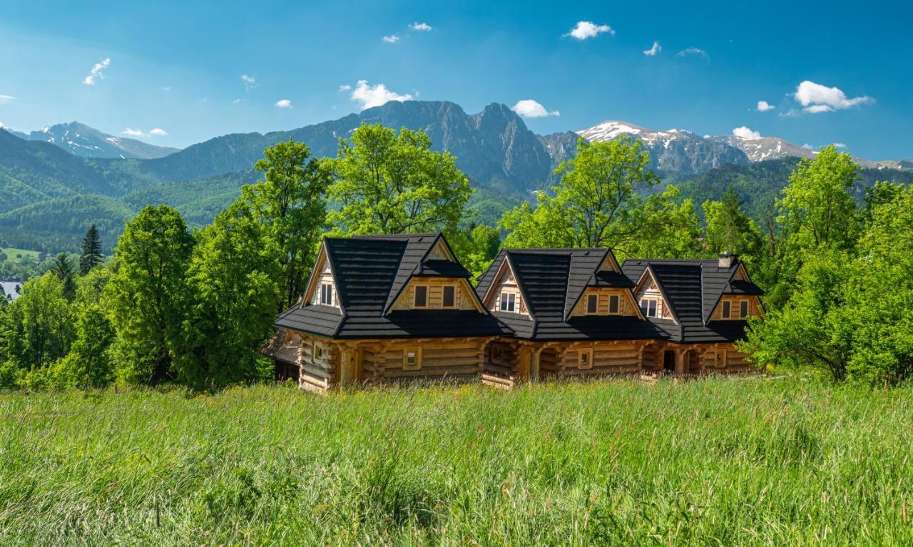 Deluxe cottage mountain views