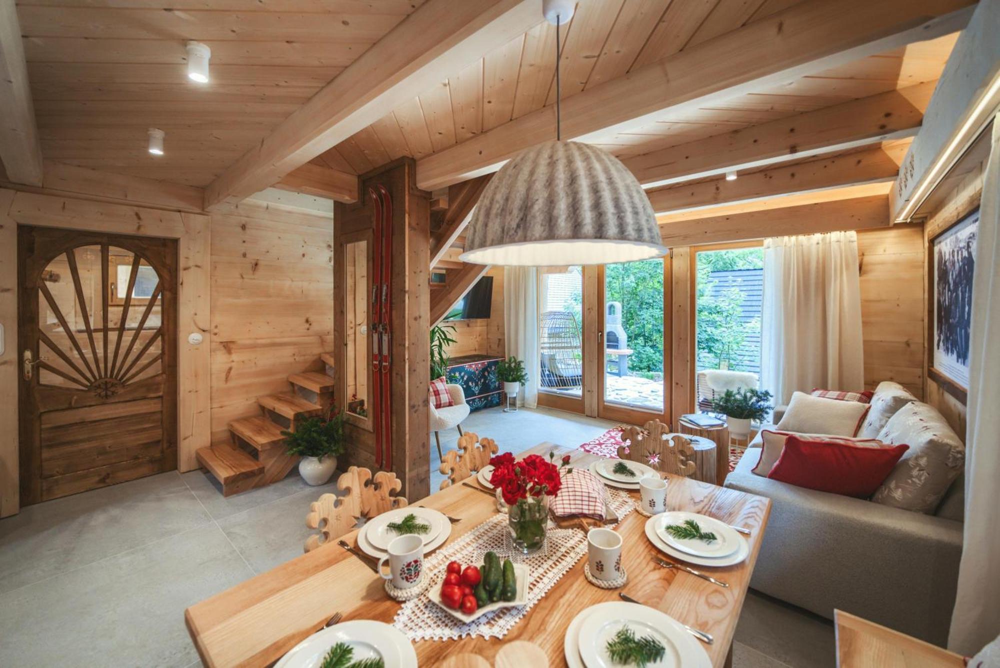 Deluxe cottage with a terrace and mountain views