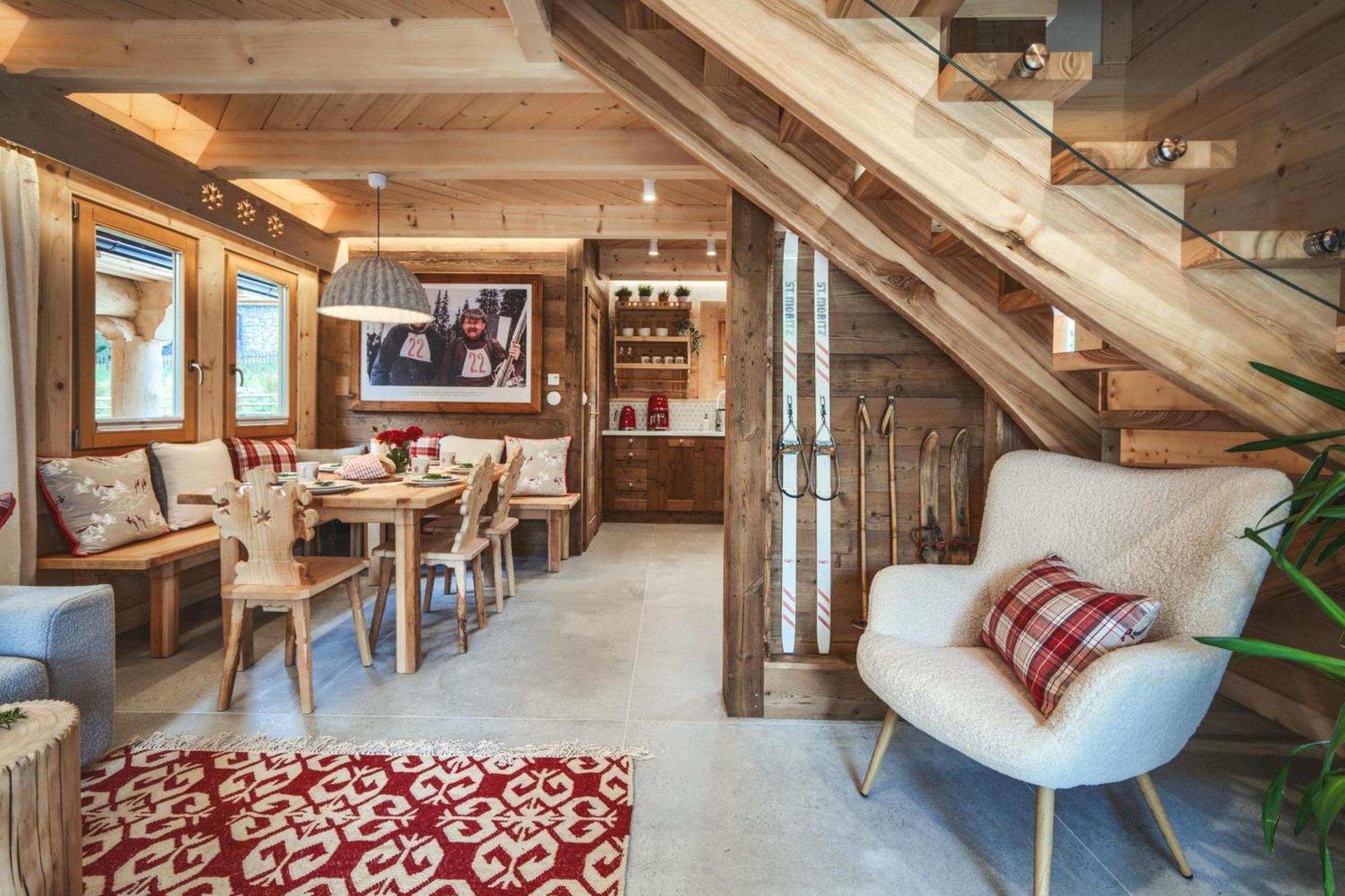 Deluxe cottage a terrace mountain views