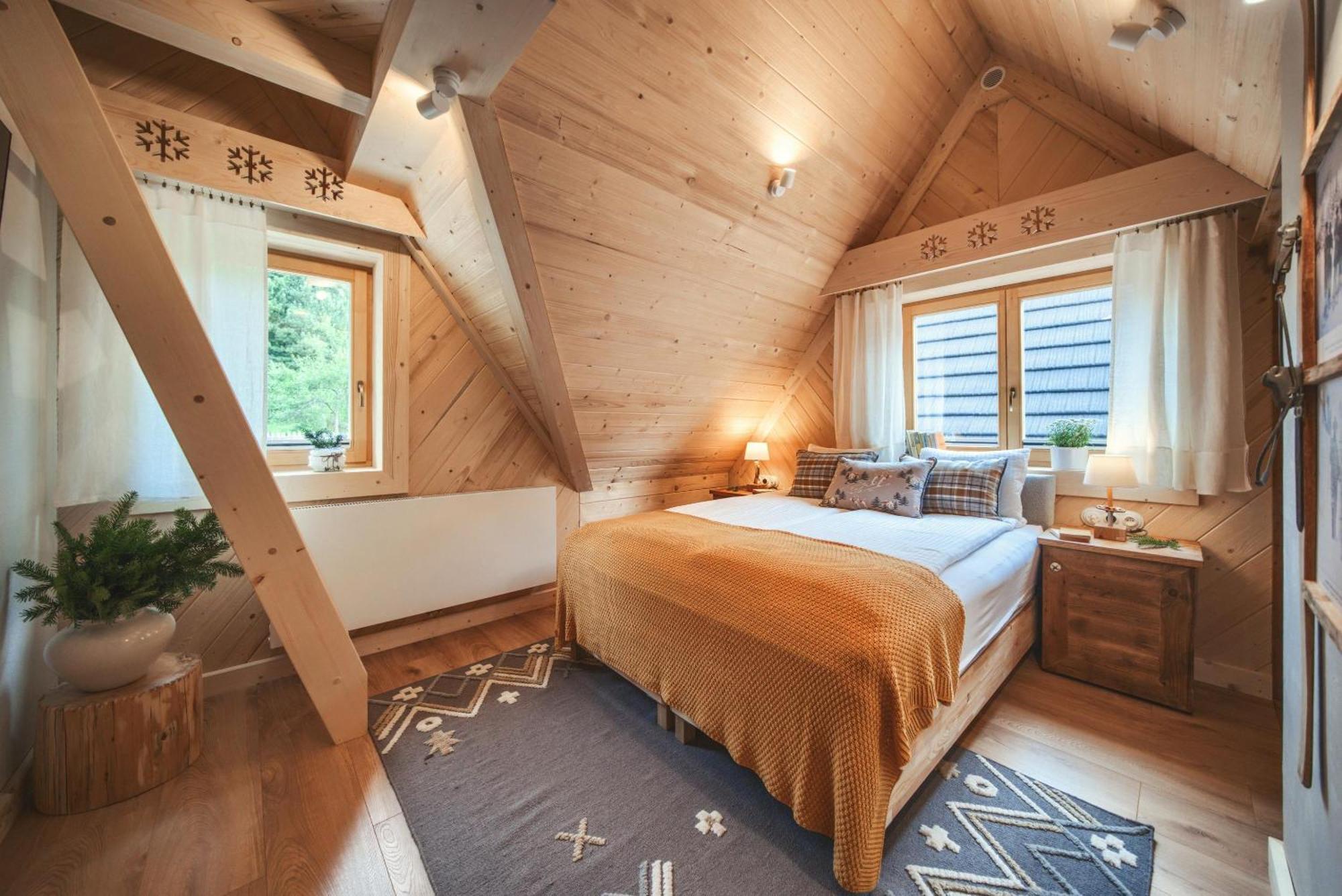 Deluxe cottage a terrace mountain views