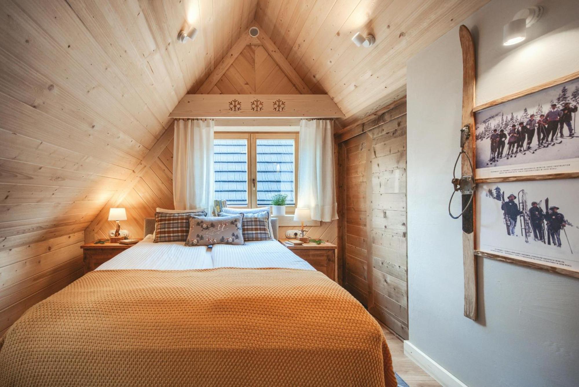 Deluxe cottage a terrace mountain views