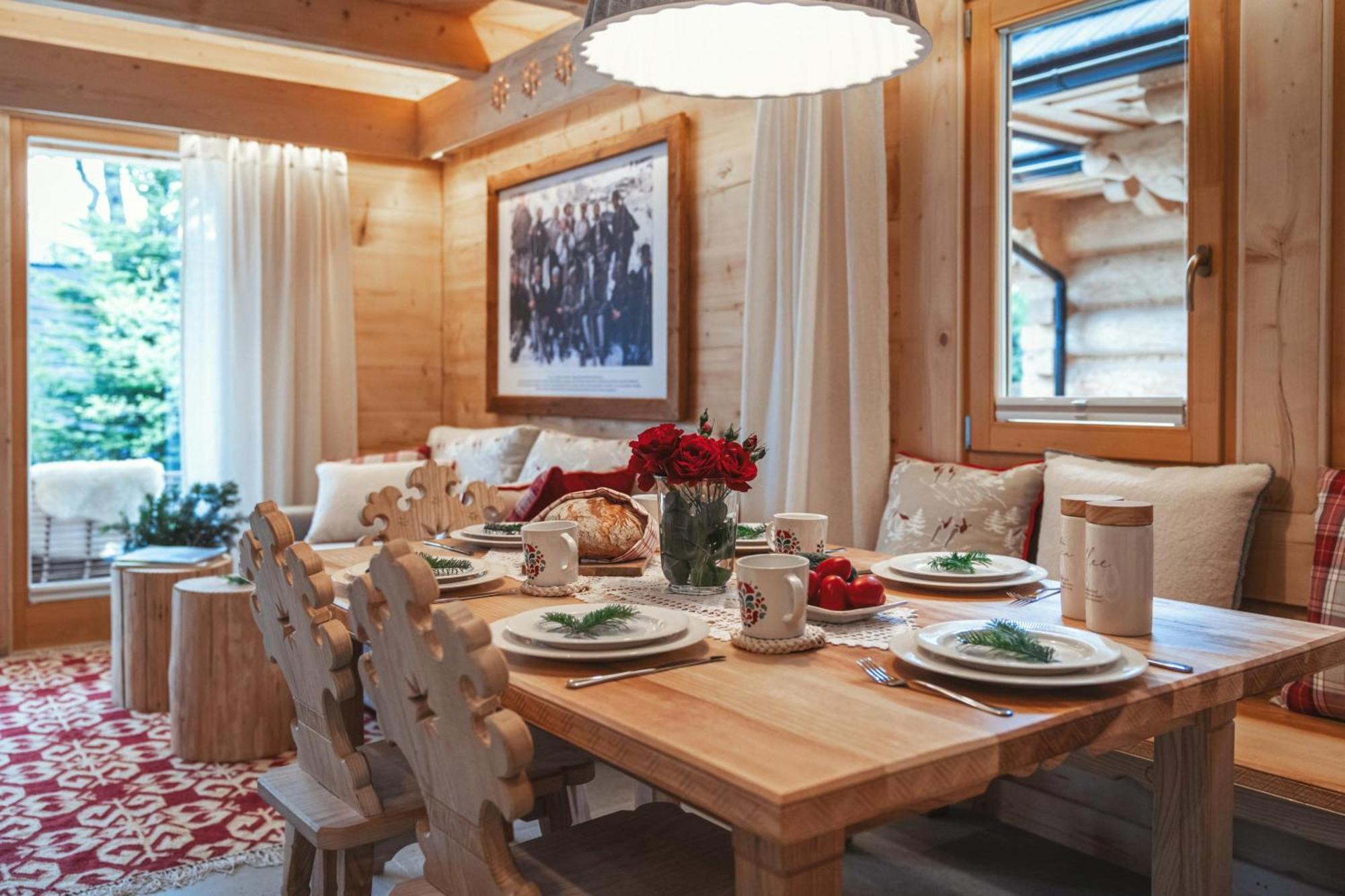 Deluxe cottage a terrace mountain views