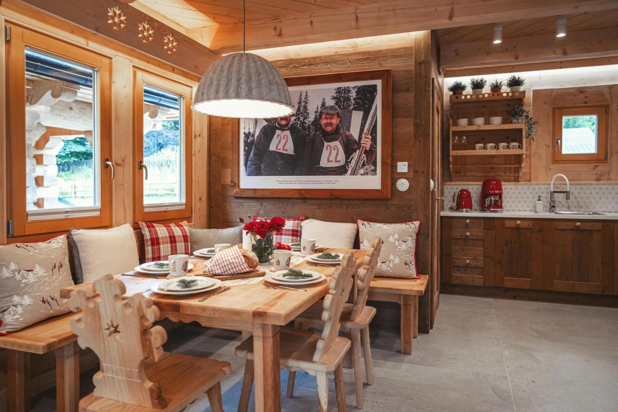Deluxe cottage a terrace mountain views