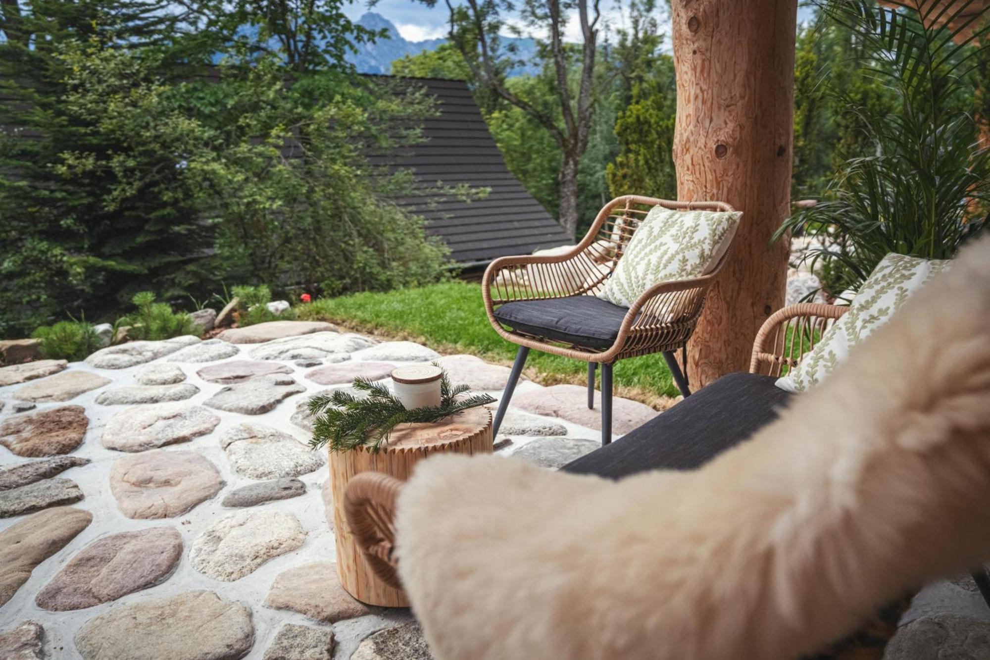 Deluxe cottage a terrace mountain views